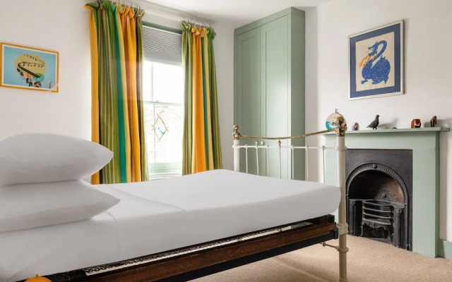 Englefield Road by Onefinestay