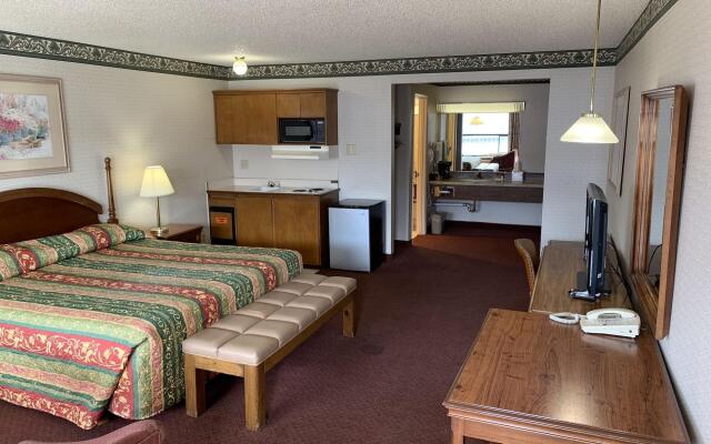Econo Lodge Inn & Suites
