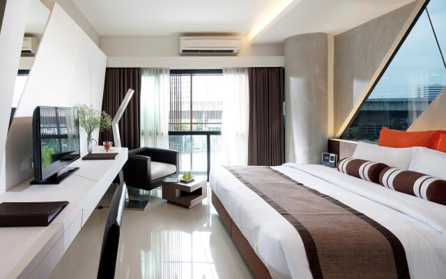 Nine Forty One Hotel