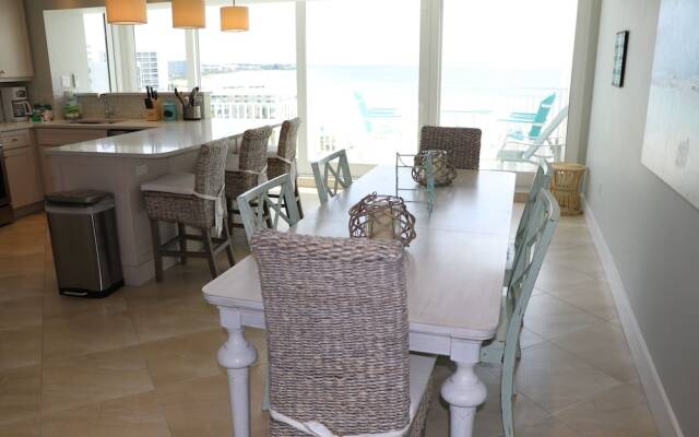 Jamaica Royale - 804 - 2 Br Condo