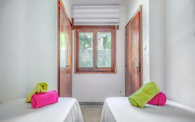 Pretty Apartment With Balcony