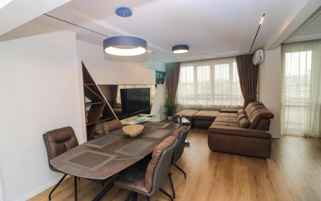 Gran Capital Top Central Apartment