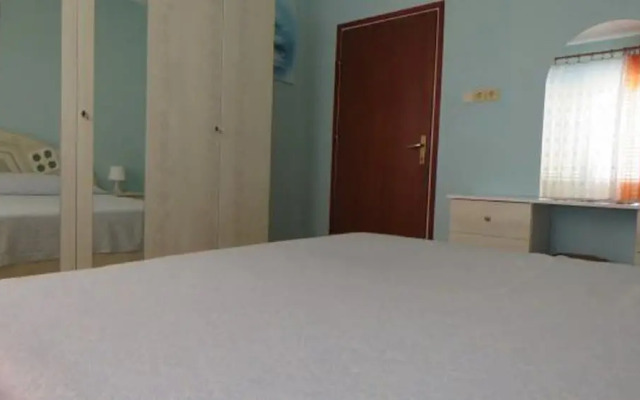 Serene Barbat Escape With Just Minutes From the Beach