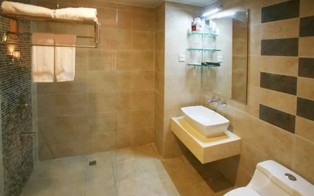 Sanya Lidu Seaview Hotel