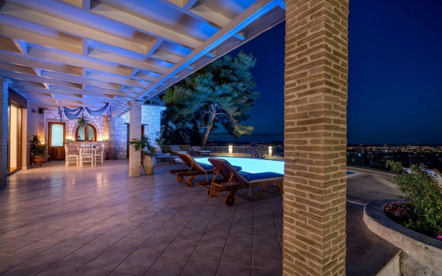 Castelli Luxury Villa