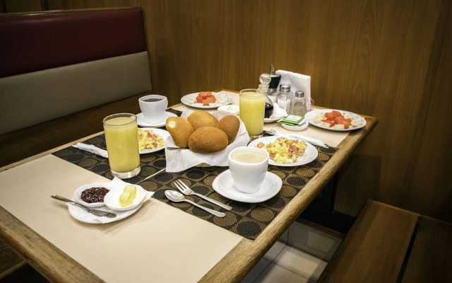 Mariscal Inn & Suites
