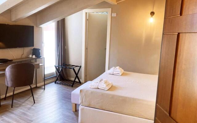 Gatto Bianco Rooms 42