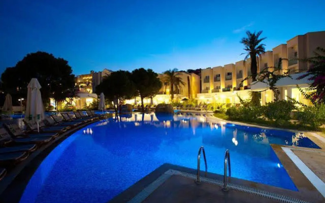 Royal Palm Beach Hotel
