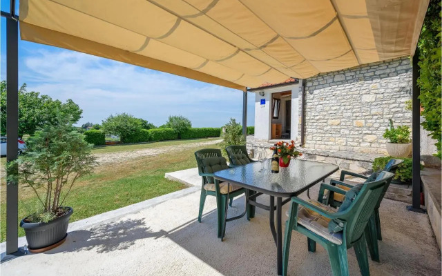 One-Bedroom Holiday Home in Zminj