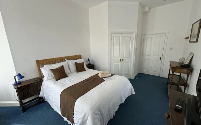 Hookwood Lodge London Gatwick