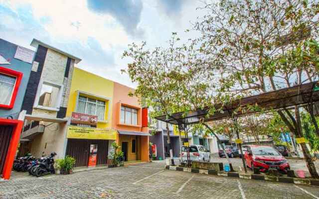 Reddoorz Plus Near Plaza Ambarukmo