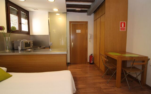 BCN2STAY Apartaments