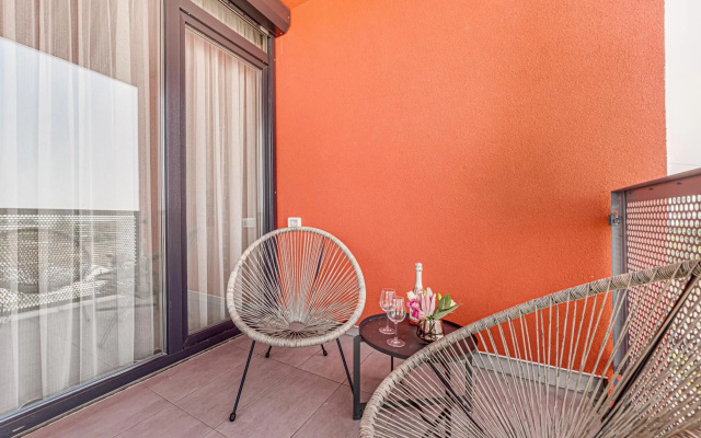 ARI Turquoise Apartment near Atrium Mall (ARED)