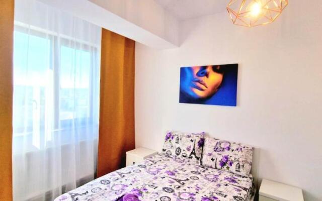 Evelyn Modern Apartment near Palas