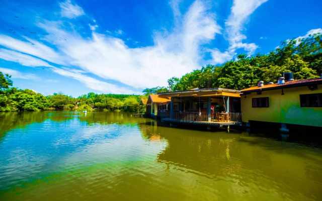 Lake Serenity Boutique Hotel