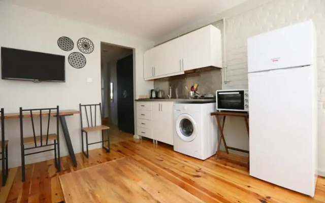 Flat With Balcony and Shared Terrace in Beyoglu
