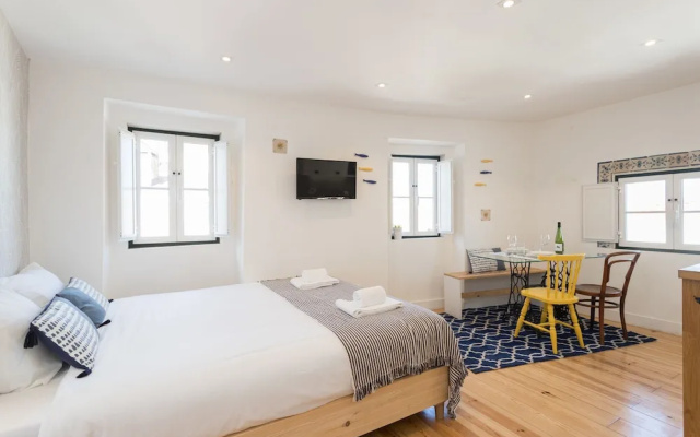 Alfama Loft Studio Loft Apartment w/ River View - by LU Holidays