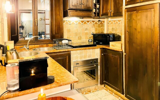 Trevi Fountain Stylish Guesthouse