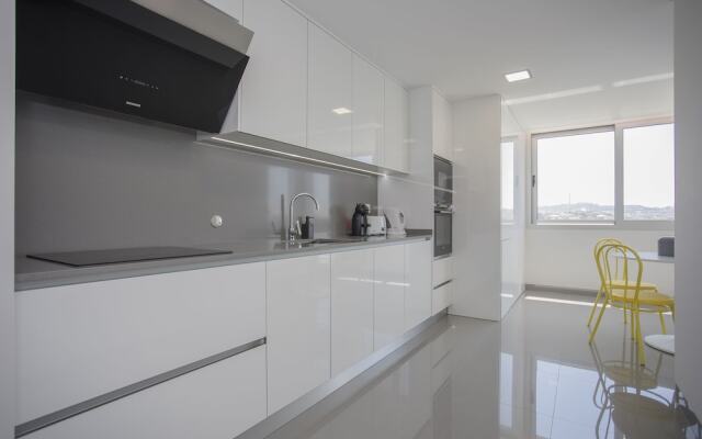 Liiiving -Luxury River View Apartment IV