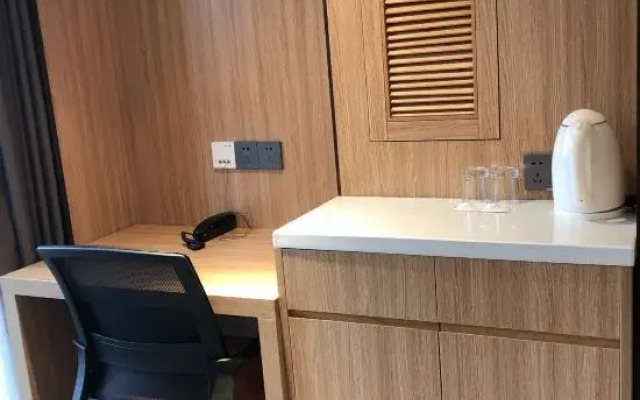 Chongqing West Railway Station Houke Wisdom Hotel (Baguocheng Branch)