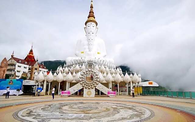 บ้านเอื้อมดาว เขาค้อ