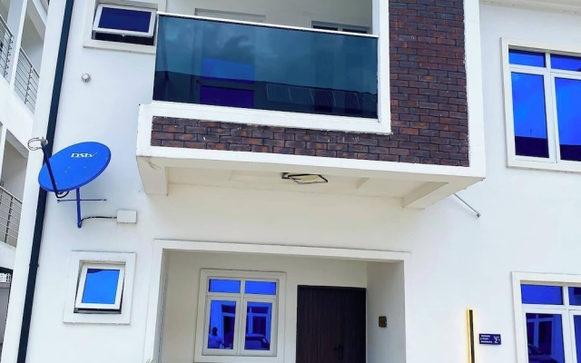 Treasure Court Apartment