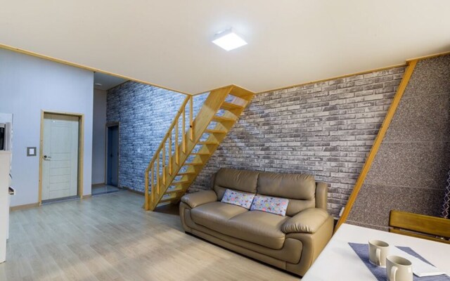 Yeosu Gold Light Pension