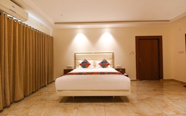 Fabhotel High Rise