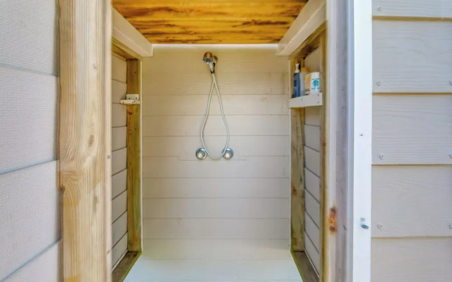 Coastal Home: Walk to Holden Beach!