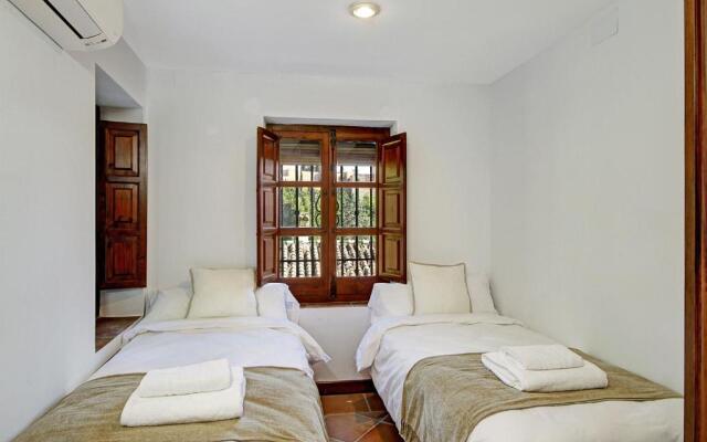 2.5 Million Villa. Magical Sunset. Super Close To Everything. 5br, 4ba, Pool, A/C+Heating - Hotel in グレナダ - Photo 5