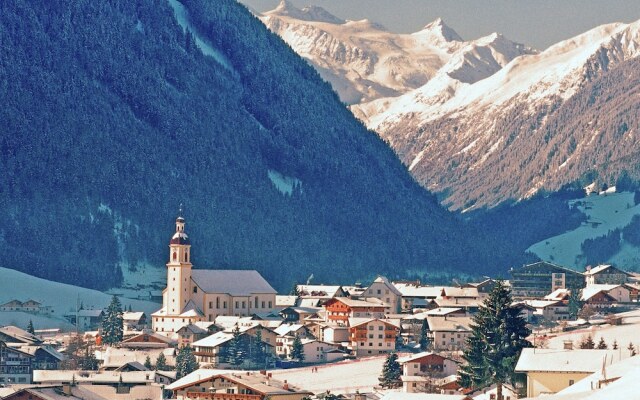 Contemporary Apartment in Kampl near Ski Area