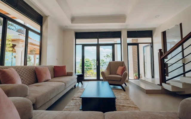 Rooftop View Apartments Rebero