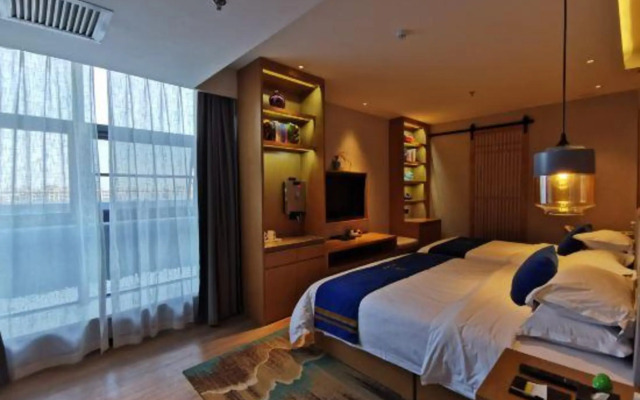 Super 8 Hotel Premier (Anyang High-speed Railway Yingbin Park)