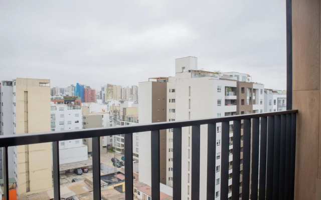 w Amazing 3BR w Balcony in Miraflores