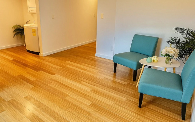 Cozy Capitol Hill with Needle View