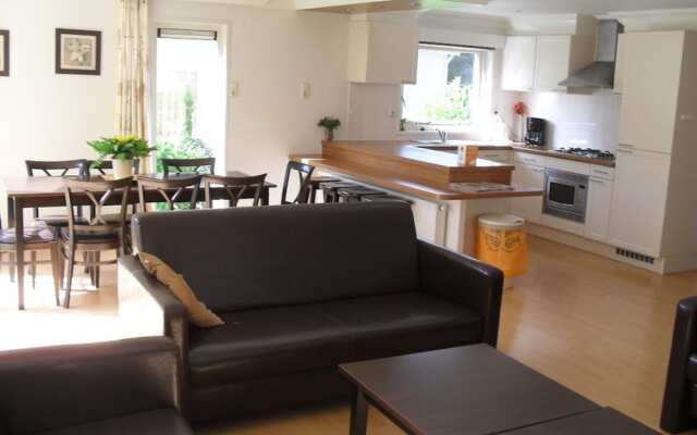 Tidy Holiday Home With Dishwasher