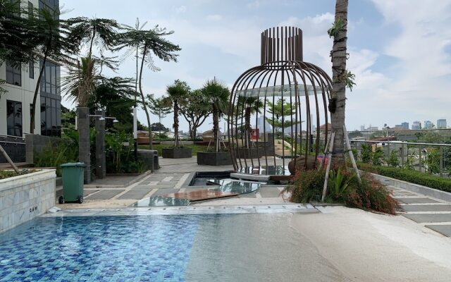 Comfort And Elegant 2Br At Permata Hijau Suites Apartment