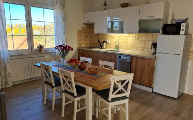 Ginger House Apartment