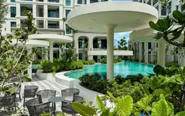 Modern 1Bdr with Pool View The Title Legendary