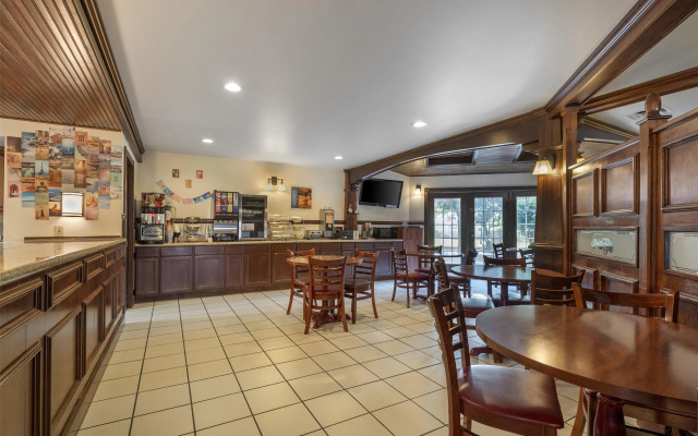 SureStay Plus Hotel by Best Western Auburn