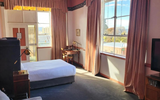 The Macquarie Hotel