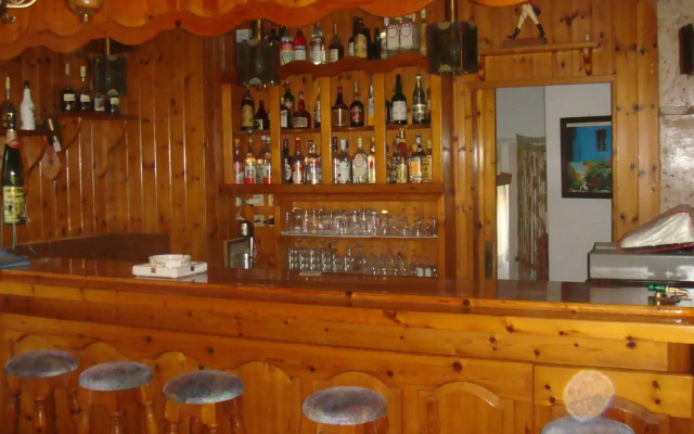 Karis Hotel