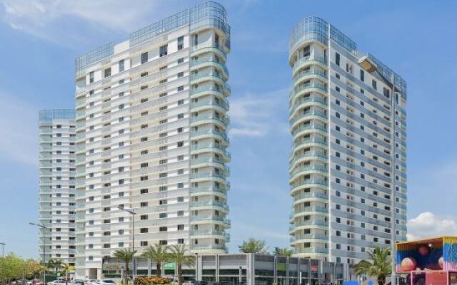 Haikou Qixi Homestay （Xinyi Island Bihai Silver Beach Branch）