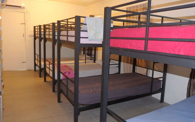 Bluewater Lodge - Hostel