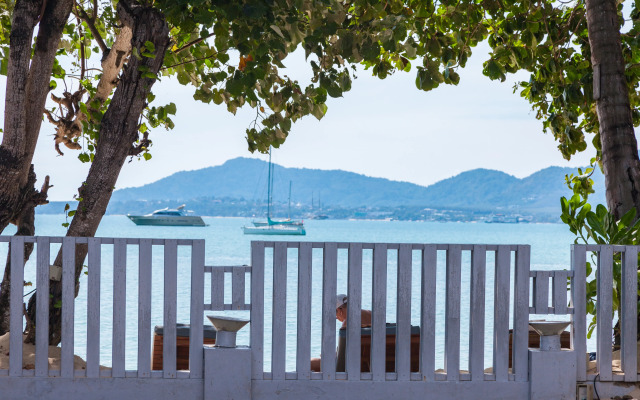By The Sea Hotel
