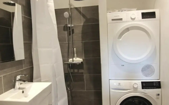 Great and Spacious 1-bed w