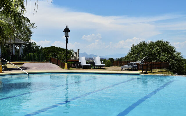 Thunderbird Resorts - Rizal