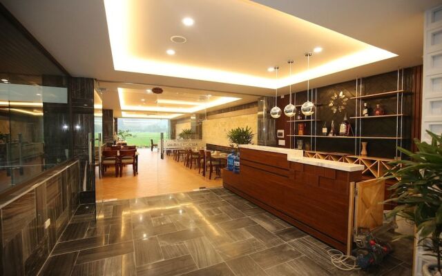 Liberty Hall Tam Coc Hotel & Villa