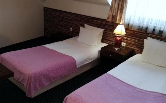 Hotel Solo ***