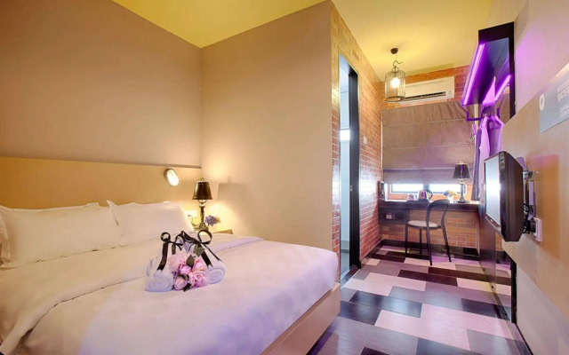the youniQ Hotel